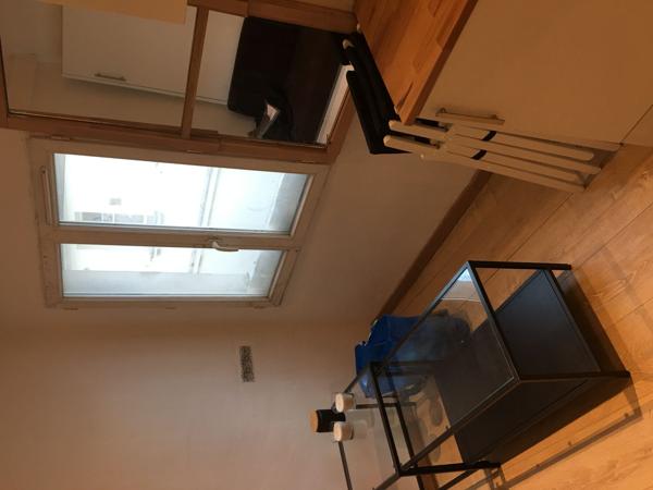 Location
                Appartement12 m² - 1 Pièce -
                    PARIS (75011)
