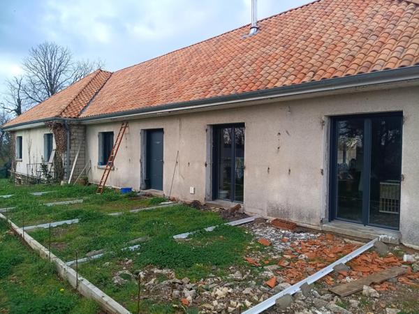 Vente maison de ville Chauvigny (86300), 160.87m² avec 6 pièce(s) dont 4 chambre(s) sur 1611.00m² de terrain. La Bruyere Immobilier