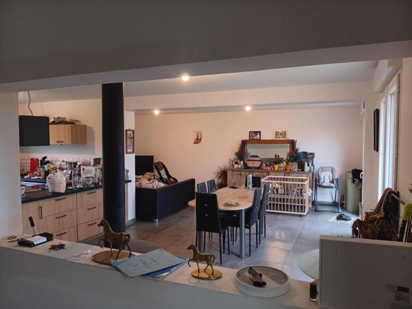 Vente maison de ville Chauvigny (86300), 160.87m² avec 6 pièce(s) dont 4 chambre(s) sur 1611.00m² de terrain. La Bruyere Immobilier
