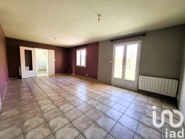 Maison 4 pièces de 84 m² à CARENTAN (50500)