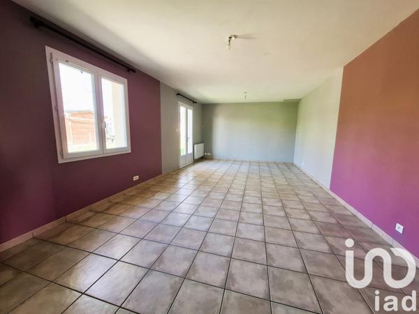 Maison 4 pièces de 84 m² à CARENTAN (50500)