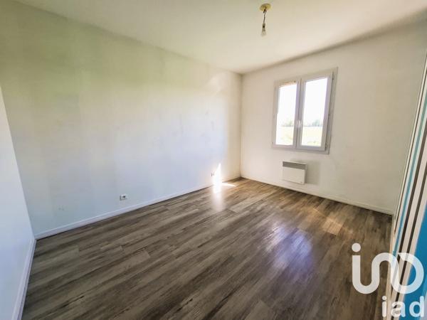 Maison 4 pièces de 84 m² à CARENTAN (50500)