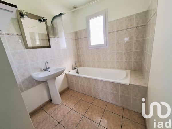 Maison 4 pièces de 84 m² à CARENTAN (50500)