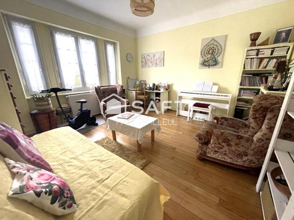 Maison de famille avec garage et jardin