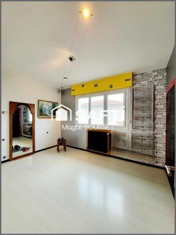 Maison traditionnelle T6 de 160m², 4 chambres, dressing, véranda, terrasse avec vue, garage et atelier, jardin idéale pour une grande famille.