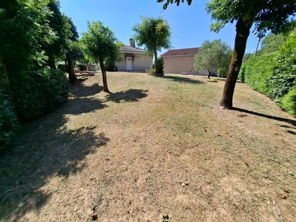 MAISON DE PLAIN PIED AVEC GRAND JARDIN ET POINT DE  VUE
