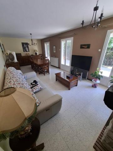 MAISON DE PLAIN PIED AVEC GRAND JARDIN ET POINT DE  VUE