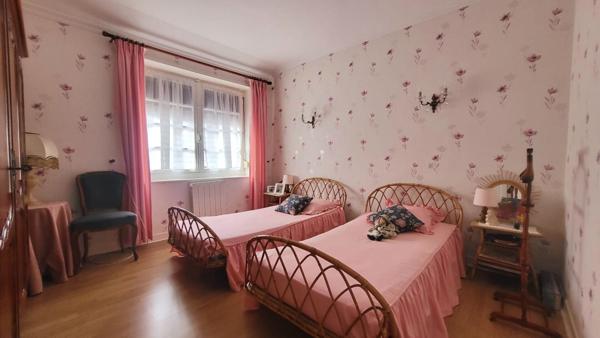 Maison de centre-ville avec jardin et dépendance, 3 chambres, 63 m²