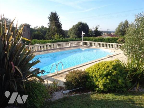 SEVREMONT - A quelques minutes des Herbiers et du Puy du Fou, découvrez cette charmante maison ...