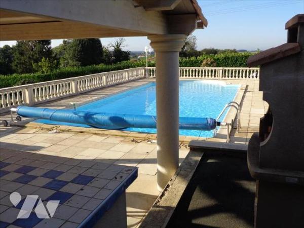 SEVREMONT - A quelques minutes des Herbiers et du Puy du Fou, découvrez cette charmante maison ...