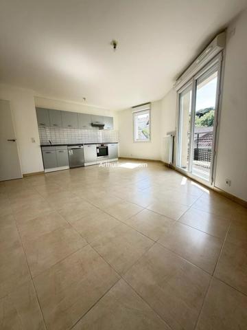 Location                                                      Appartement
                        
                     3 pièces                      62 m2                     à Boissy-Saint-Léger
