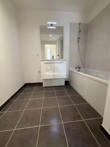 Location                                                      Appartement
                        
                     3 pièces                      62 m2                     à Boissy-Saint-Léger