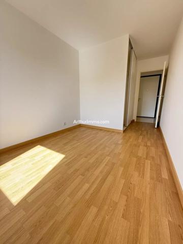 Location                                                      Appartement
                        
                     3 pièces                      62 m2                     à Boissy-Saint-Léger