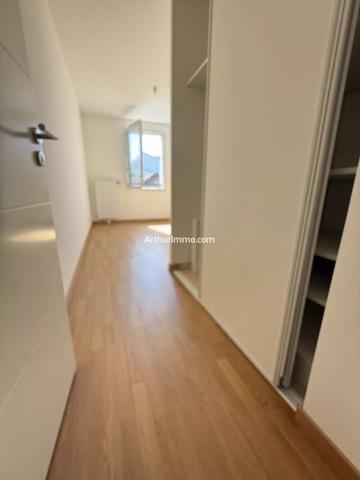Location                                                      Appartement
                        
                     3 pièces                      62 m2                     à Boissy-Saint-Léger