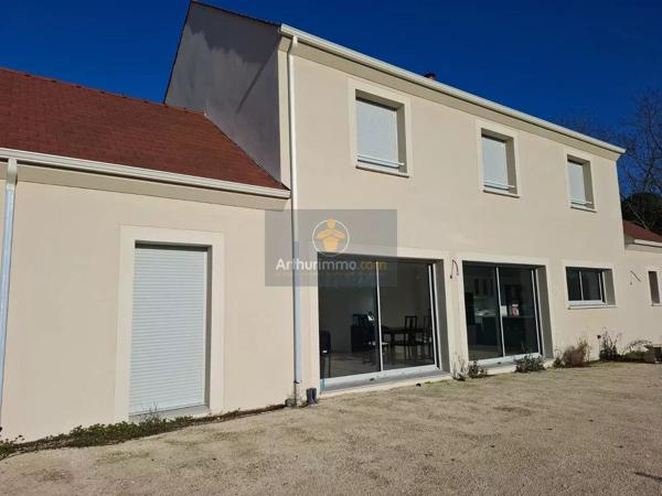 Location                                                      Maison
                        
                     10 pièces                      184 m2                     à Coulommiers