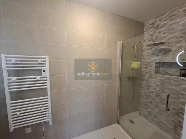 Location                                                      Maison
                        
                     10 pièces                      184 m2                     à Coulommiers