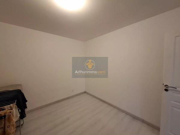 Location                                                      Maison
                        
                     10 pièces                      184 m2                     à Coulommiers