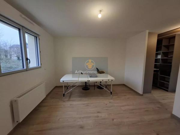 Location                                                      Maison
                        
                     10 pièces                      184 m2                     à Coulommiers