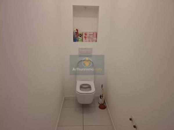 Location                                                      Maison
                        
                     10 pièces                      184 m2                     à Coulommiers