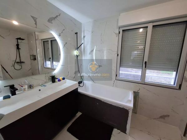 Location                                                      Maison
                        
                     10 pièces                      184 m2                     à Coulommiers