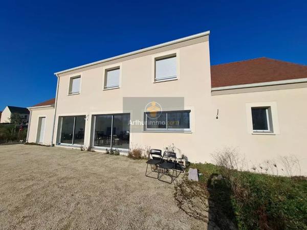 Location                                                      Maison
                        
                     10 pièces                      184 m2                     à Coulommiers