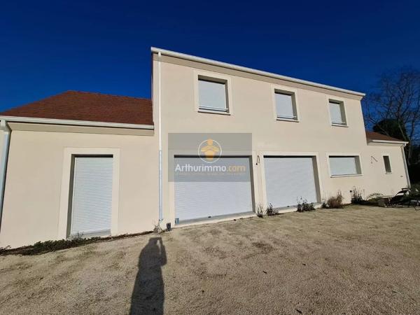 Location                                                      Maison
                        
                     10 pièces                      184 m2                     à Coulommiers