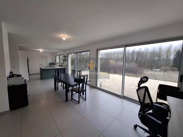 Location                                                      Maison
                        
                     10 pièces                      184 m2                     à Coulommiers