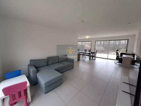 Location                                                      Maison
                        
                     10 pièces                      184 m2                     à Coulommiers