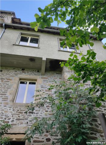 Maison cœur historique d’Uzerche avec Jardin