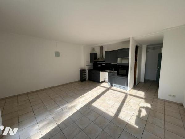 Appartement 3 pièces 61 m² avec balcon et parking