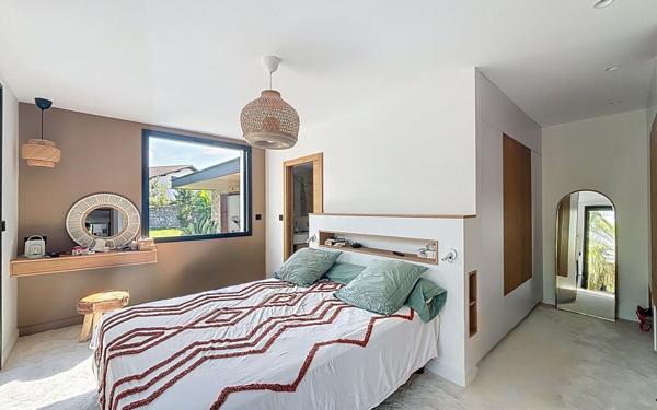 Maison à vendre    6 pièces • 216 m2 Anglet