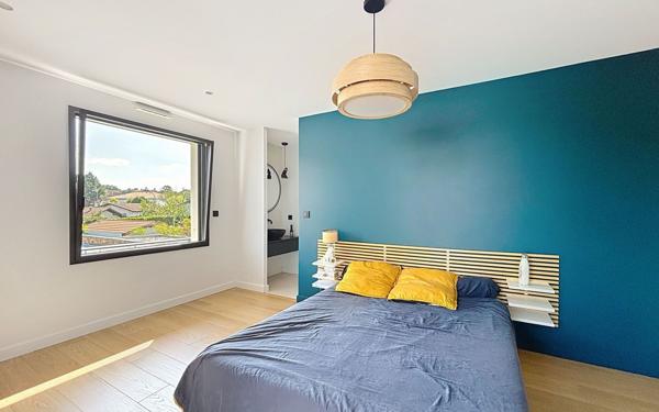 Maison à vendre    6 pièces • 216 m2 Anglet