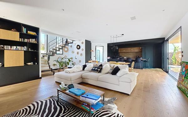 Maison à vendre    6 pièces • 216 m2 Anglet