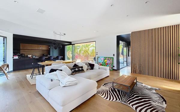 Maison à vendre    6 pièces • 216 m2 Anglet