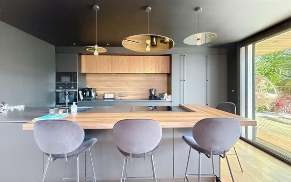 Maison à vendre    6 pièces • 216 m2 Anglet