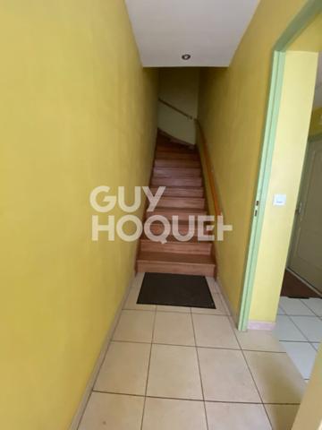 LIBOURNE , MAISON PIERRE - LOCAL PROFESSIONNEL ET APPARTEMENTS LIBRES