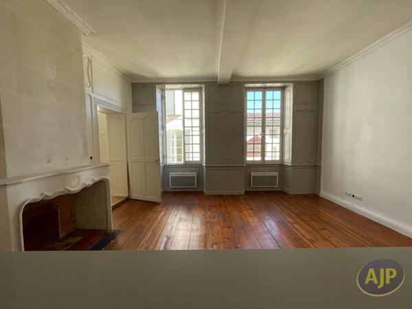 Vente appartement Saintes : 121 500 € - AJP Immobilier Saintes