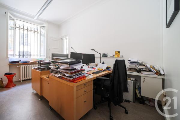 Appartement F5 à vendre  5 pièces - 128,38 m 2   PARIS  - 75009