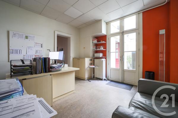 Appartement F5 à vendre  5 pièces - 128,38 m 2   PARIS  - 75009