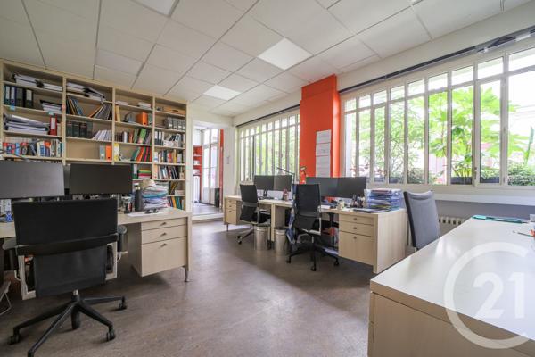 Appartement F5 à vendre  5 pièces - 128,38 m 2   PARIS  - 75009