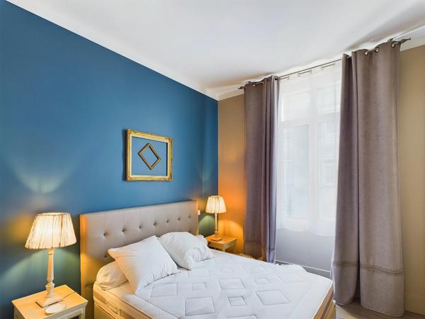 Belle maison de ville offrant 11 chambres