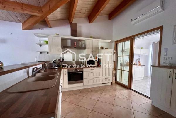 Maison plain pied, 4 chambres, 3 salles d'eau, jardin clos