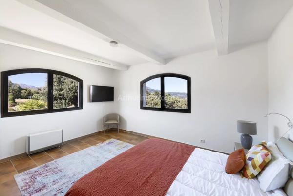 Vente Propriété 7 pièces 378 m2 à Lumio