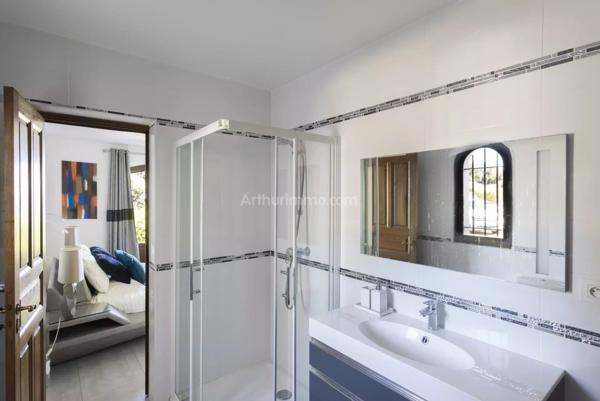 Vente Propriété 7 pièces 378 m2 à Lumio