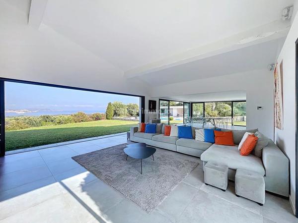 Vente Propriété 7 pièces 378 m2 à Lumio