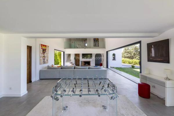 Vente Propriété 7 pièces 378 m2 à Lumio