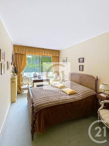 Appartement F2 à vendre  2 pièces - 74,63 m2 ST CLOUD - 92