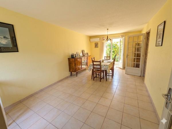 Maison 3 chambres avec jardin et garage proche Avignon 220 000 € H.A.I.*