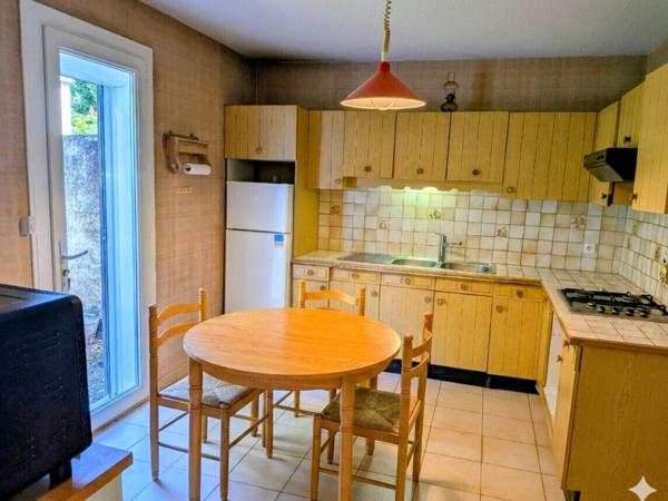 Maison 3 chambres avec jardin et garage proche Avignon 220 000 € H.A.I.*