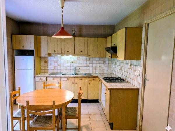 Maison 3 chambres avec jardin et garage proche Avignon 220 000 € H.A.I.*